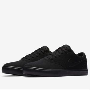Women’s Nike SB Check Solarsoft Canvas Skate Shoes